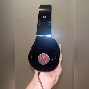 Beats Studio Wired Over-Ear Headphones - Black and Red Wirs Best Noise Canceling